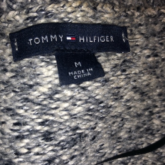 Tommy Hilfiger women’s sweater - Picture 3 of 3